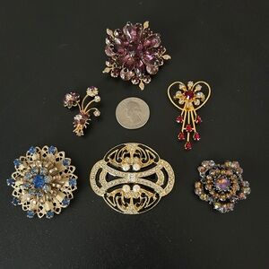Sparkling Gold Floral Brooch. six piece lot